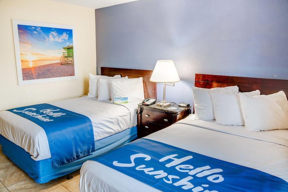 Days Inn By Wyndham St. Petersburg / Tampa Bay Area Pinellas Park Esterno foto