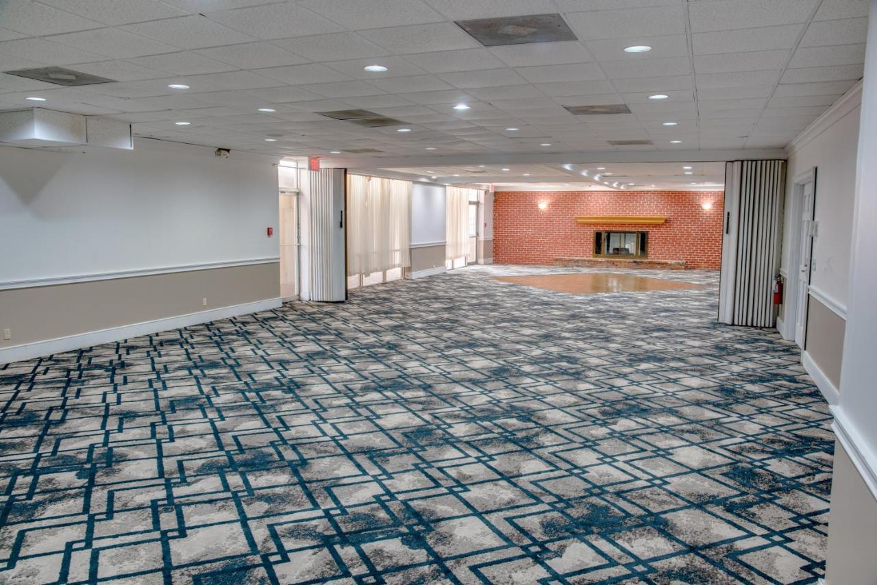 Days Inn By Wyndham St. Petersburg / Tampa Bay Area Pinellas Park Esterno foto