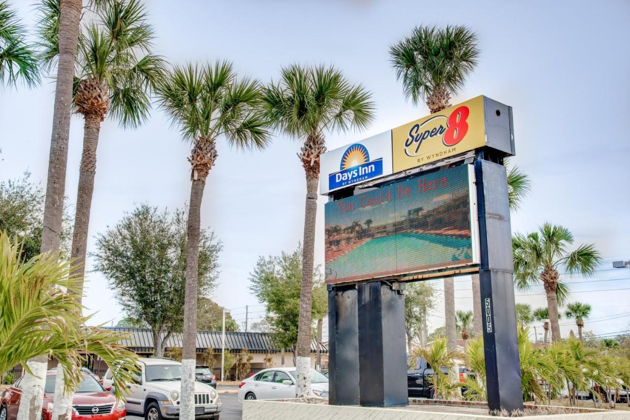 Days Inn By Wyndham St. Petersburg / Tampa Bay Area Pinellas Park Esterno foto