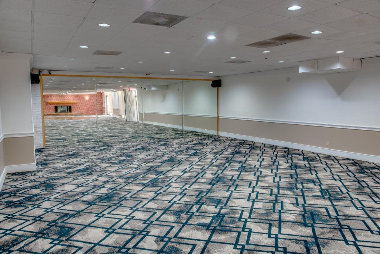 Days Inn By Wyndham St. Petersburg / Tampa Bay Area Pinellas Park Esterno foto