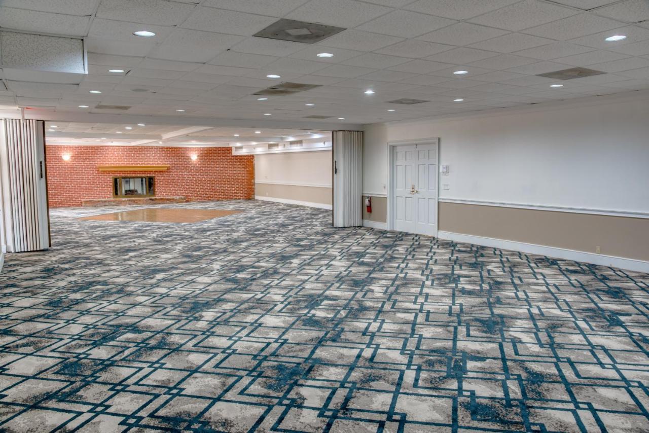 Days Inn By Wyndham St. Petersburg / Tampa Bay Area Pinellas Park Esterno foto