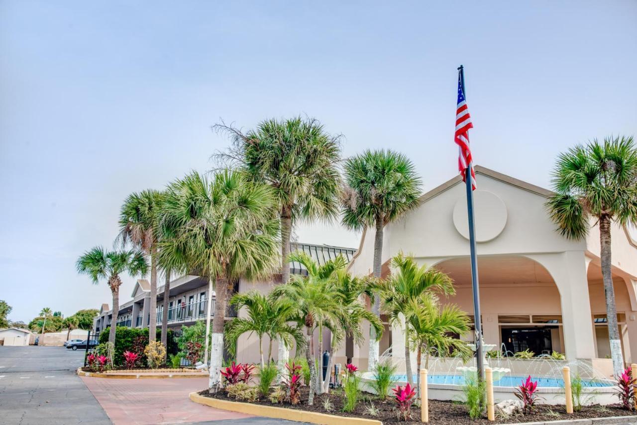 Days Inn By Wyndham St. Petersburg / Tampa Bay Area Pinellas Park Esterno foto